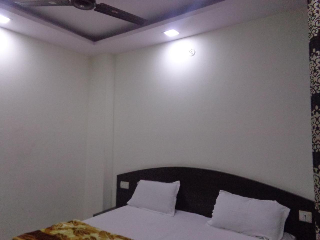 Silver Residency Hotel New Delhi Exterior photo