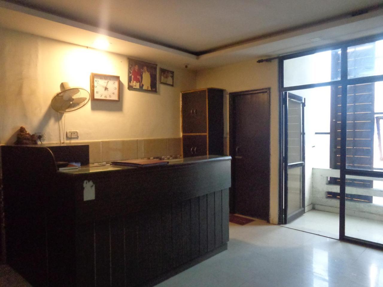 Silver Residency Hotel New Delhi Exterior photo